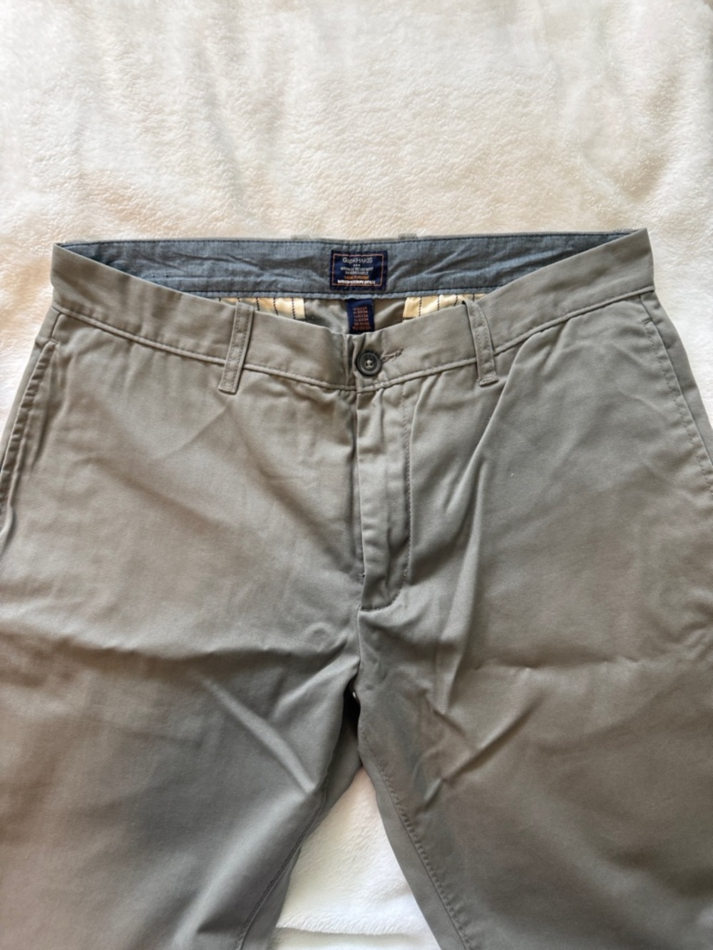 GAP Men's Chinos in Olive